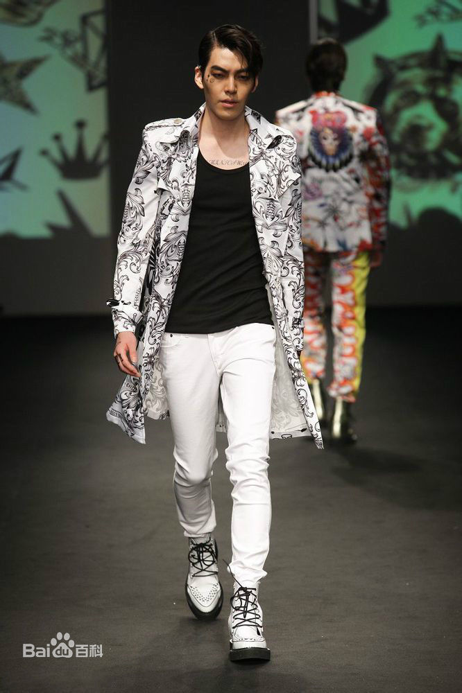 金宇彬(/KimWoo Bin)时装秀图片图册