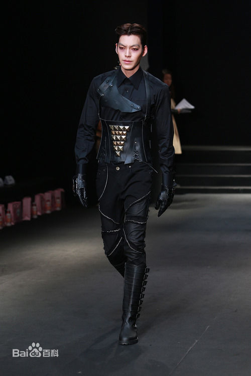 金宇彬(/KimWoo Bin)时装秀图片图册