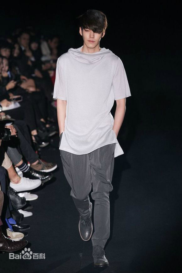 金宇彬(/KimWoo Bin)时装秀图片图册
