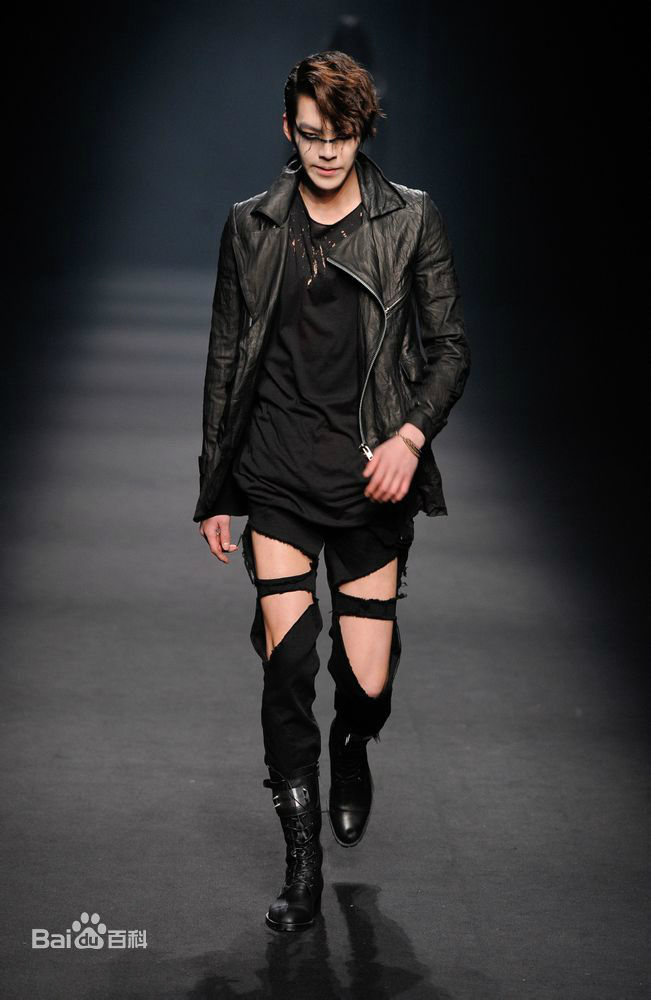 金宇彬(/KimWoo Bin)时装秀图片图册