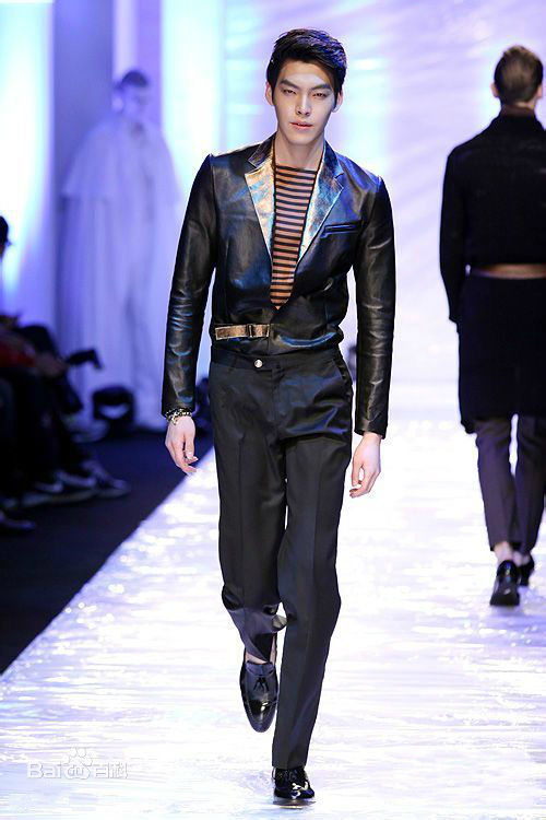 金宇彬(/KimWoo Bin)时装秀图片图册