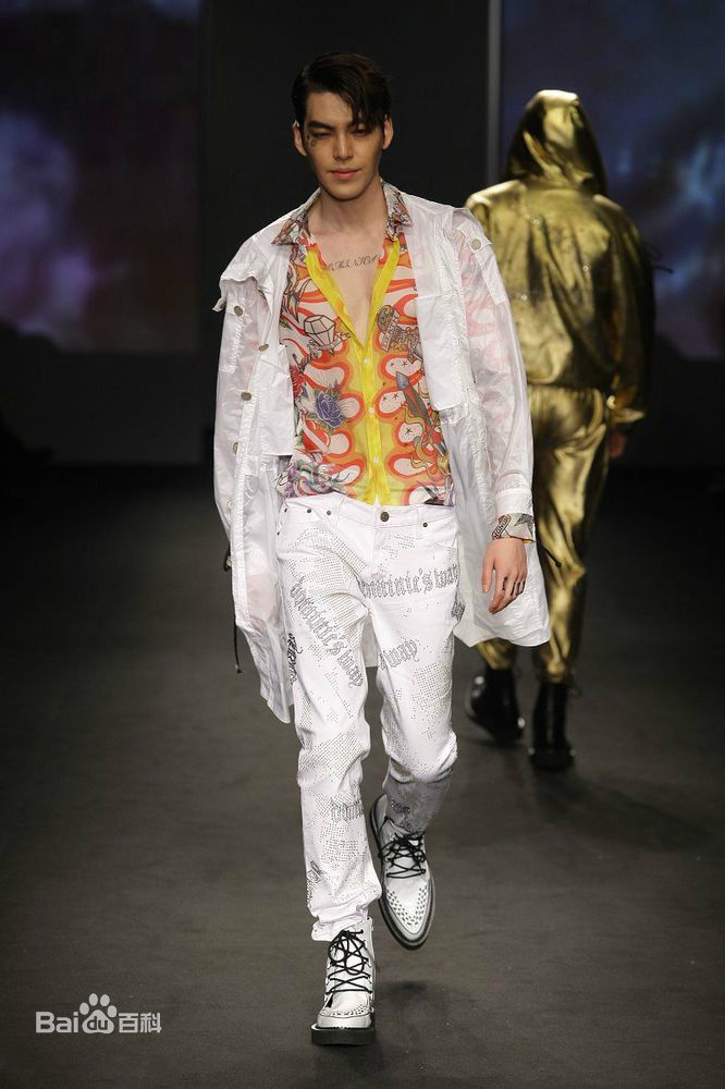 金宇彬(/KimWoo Bin)时装秀图片图册