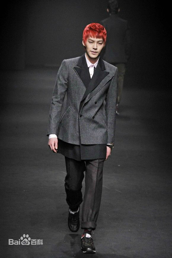 金宇彬(/KimWoo Bin)时装秀图片图册