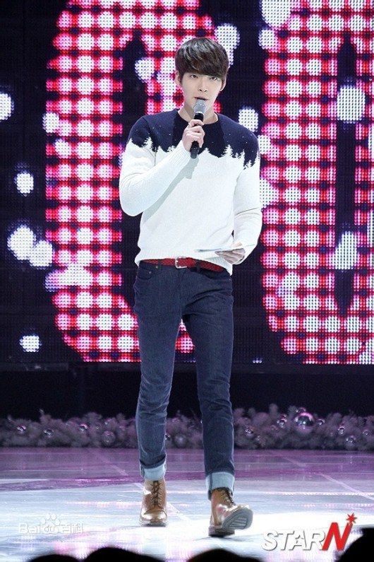 金宇彬(/KimWoo Bin)M Countdown主持性感图片图集