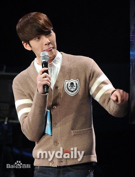 金宇彬(/KimWoo Bin)M Countdown主持性感图片图集