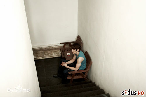 金宇彬(/KimWoo Bin)生活照壁纸壁纸