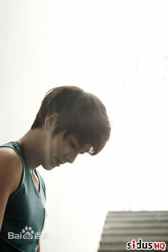 金宇彬(/KimWoo Bin)生活照壁纸壁纸