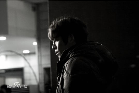 金宇彬(/KimWoo Bin)生活照壁纸壁纸