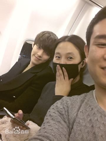 金宇彬(/KimWoo Bin)生活照壁纸壁纸