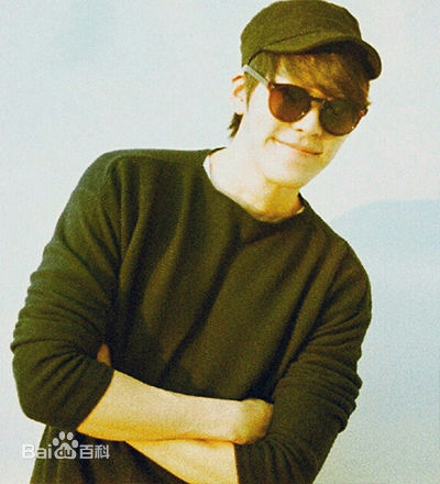 金宇彬(/KimWoo Bin)生活照壁纸壁纸