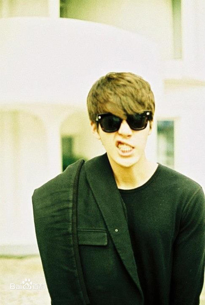 金宇彬(/KimWoo Bin)生活照壁纸壁纸