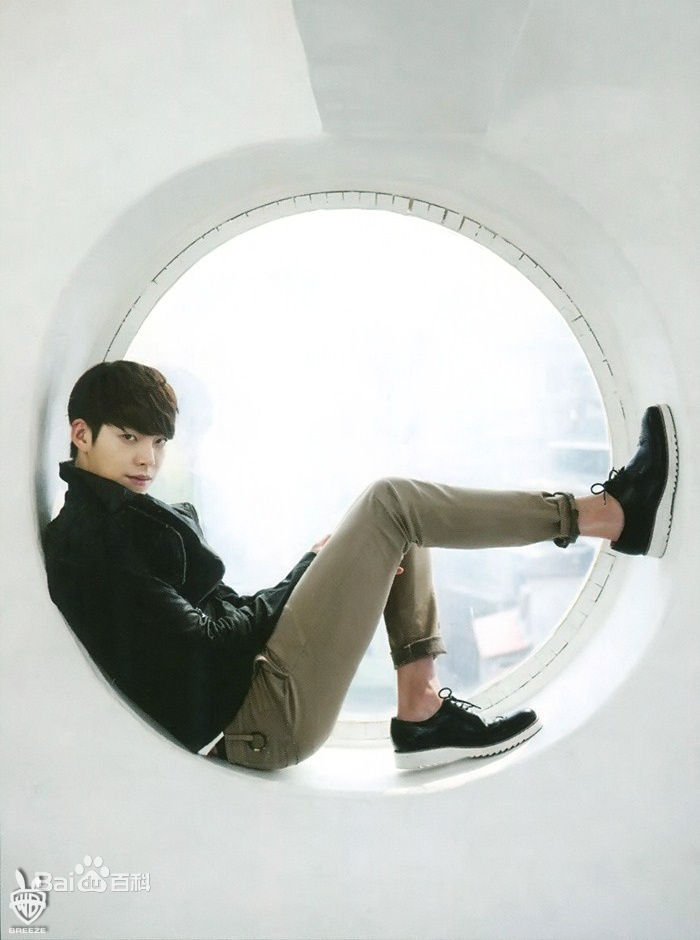 金宇彬(/KimWoo Bin)精选杂志照图册