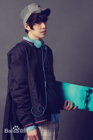 金宇彬(/KimWoo Bin)精选杂志照图册