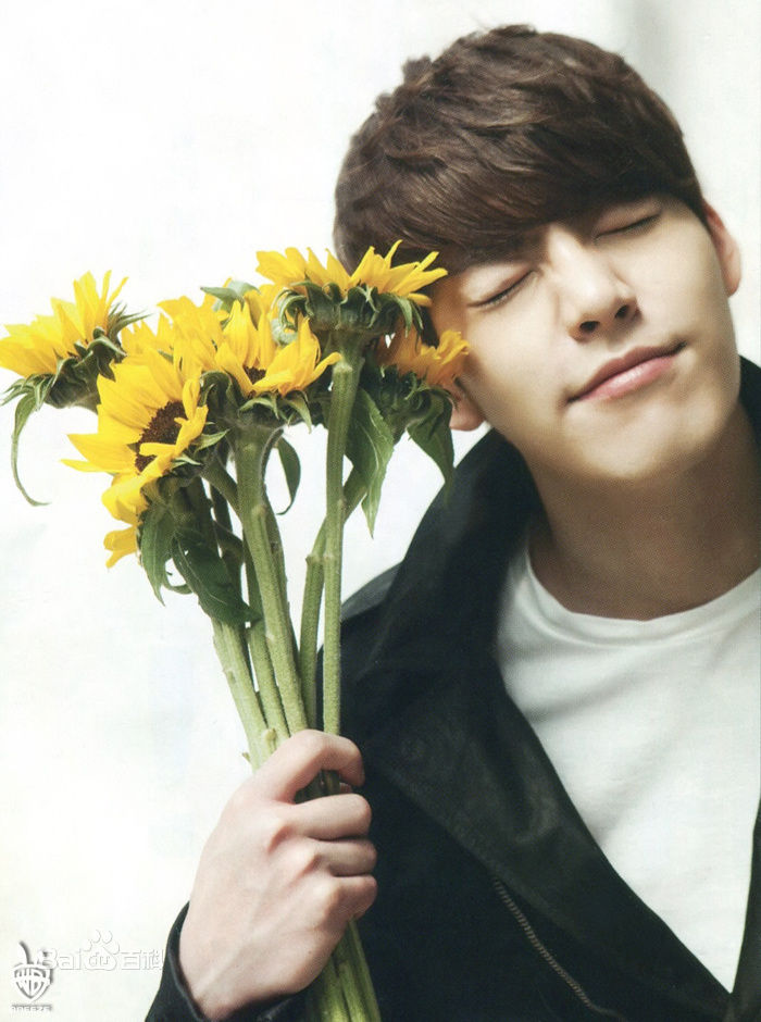 金宇彬(/KimWoo Bin)精选杂志照图册