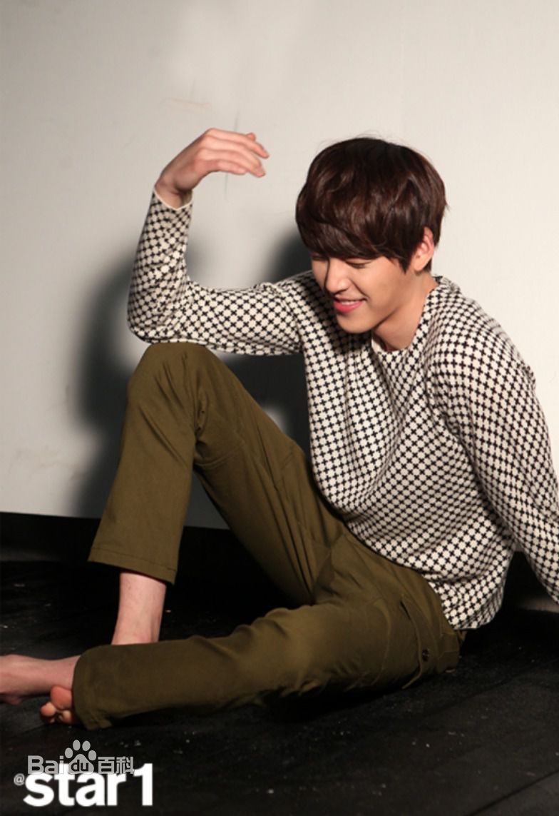 金宇彬(/KimWoo Bin)精选杂志照图册