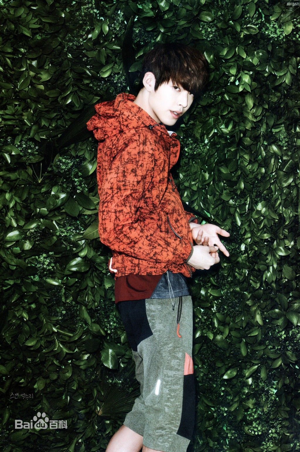 金宇彬(/KimWoo Bin)精选杂志照图册