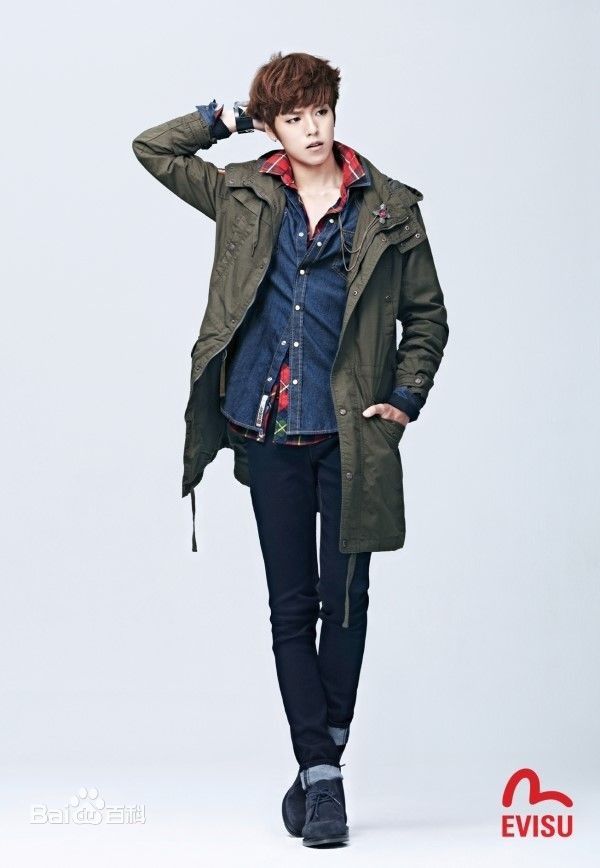 李玹雨((韩)Lee Hyun Woo(英)イヒョヌ(日))广告代言性感图片壁纸