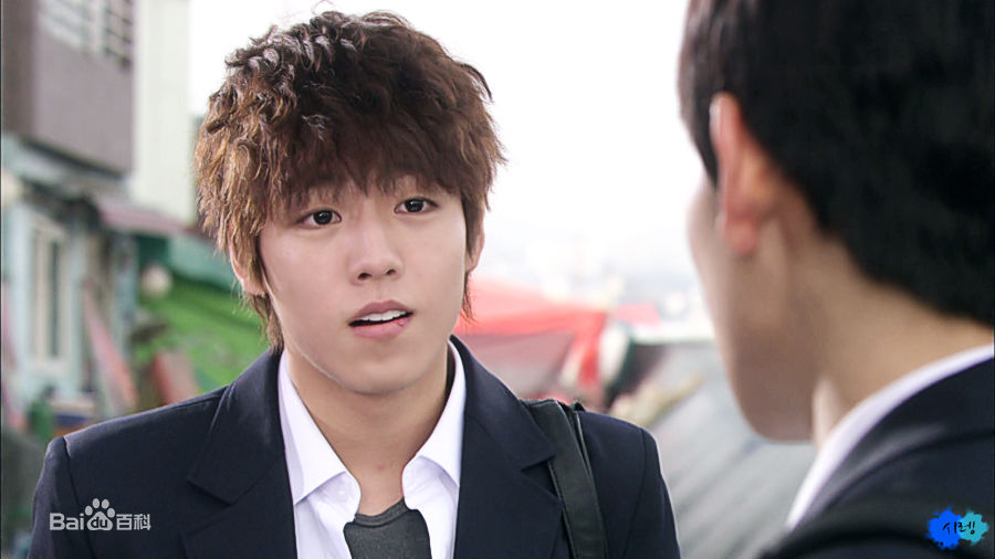 李玹雨((韩)Lee Hyun Woo(英)イヒョヌ(日))赤道的男人 金善宇壁纸壁纸