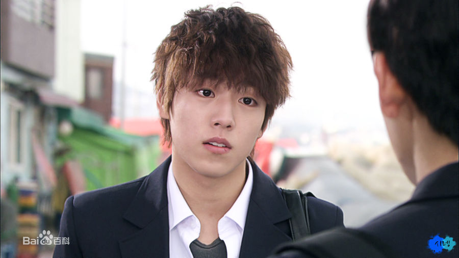 李玹雨((韩)Lee Hyun Woo(英)イヒョヌ(日))赤道的男人 金善宇壁纸壁纸