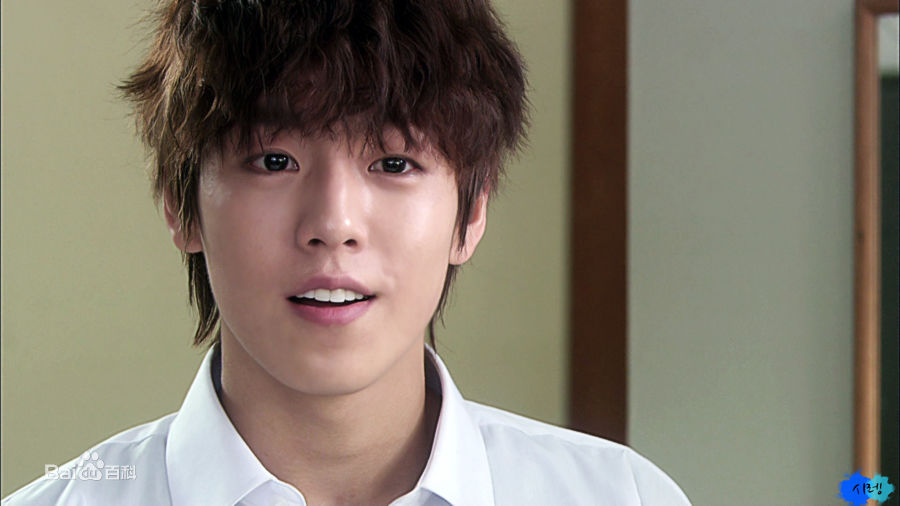 李玹雨((韩)Lee Hyun Woo(英)イヒョヌ(日))赤道的男人 金善宇壁纸壁纸