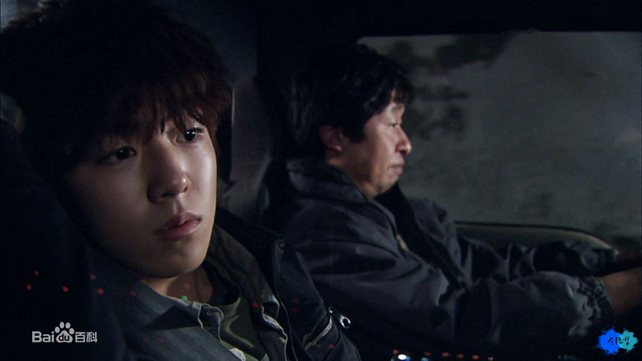 李玹雨((韩)Lee Hyun Woo(英)イヒョヌ(日))赤道的男人 金善宇壁纸壁纸