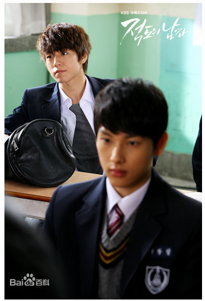 李玹雨((韩)Lee Hyun Woo(英)イヒョヌ(日))赤道的男人 金善宇壁纸壁纸