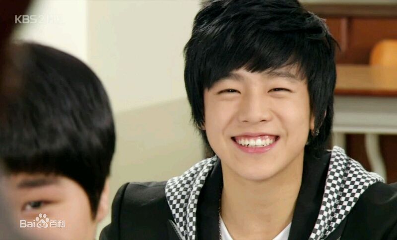 李玹雨((韩)Lee Hyun Woo(英)イヒョヌ(日))学习之神 洪灿斗素颜照相册