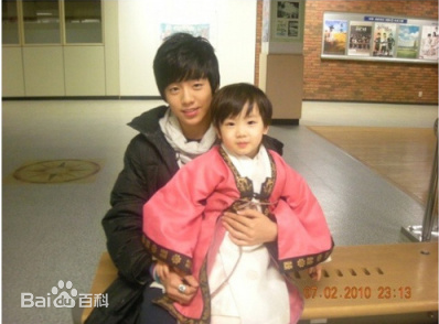 李玹雨((韩)Lee Hyun Woo(英)イヒョヌ(日))学习之神 洪灿斗素颜照相册