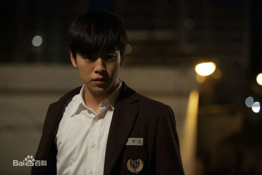 高清李玹雨((韩)Lee Hyun Woo(英)イヒョヌ(日))在《伟大的隐藏者》李海真中的图集