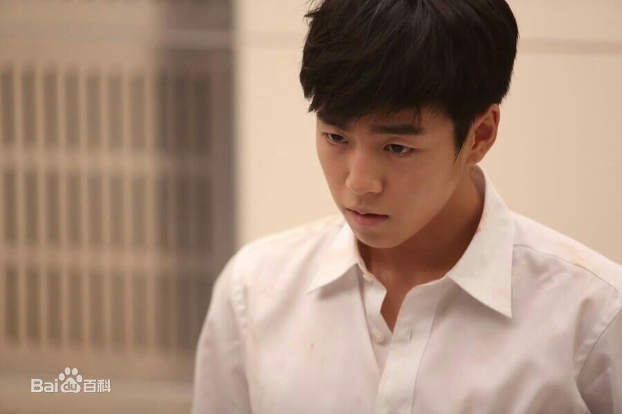 高清李玹雨((韩)Lee Hyun Woo(英)イヒョヌ(日))在《伟大的隐藏者》李海真中的图集