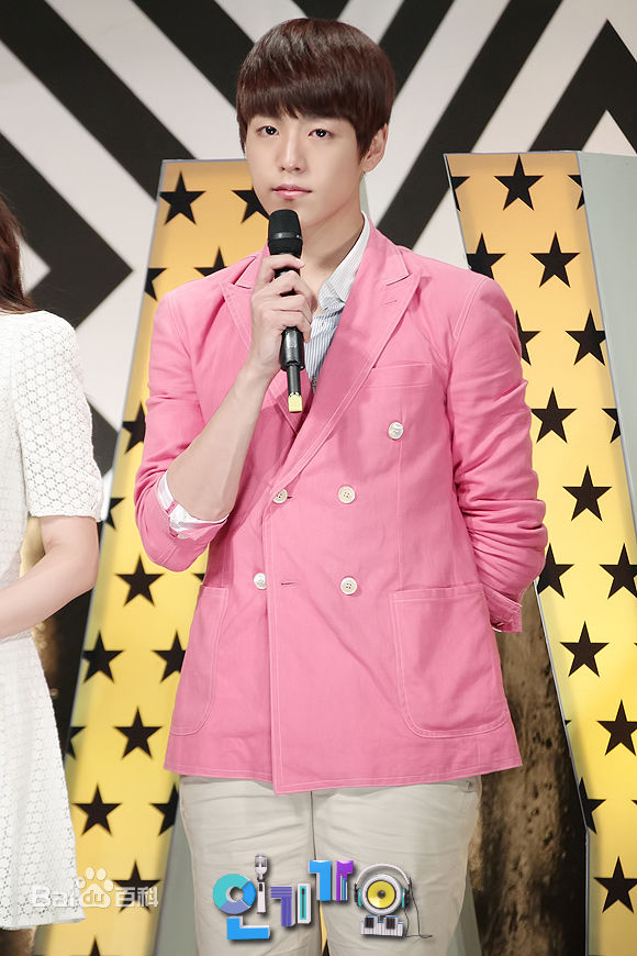 李玹雨((韩)Lee Hyun Woo(英)イヒョヌ(日))MC主持壁纸壁纸