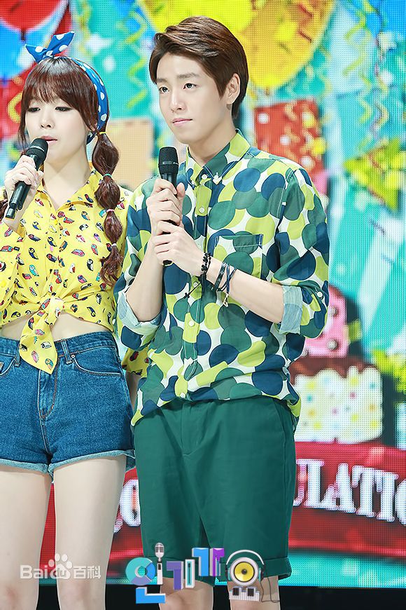 李玹雨((韩)Lee Hyun Woo(英)イヒョヌ(日))MC主持壁纸壁纸