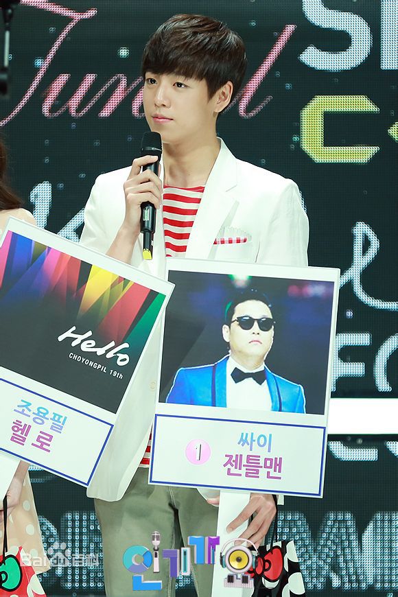 李玹雨((韩)Lee Hyun Woo(英)イヒョヌ(日))MC主持壁纸壁纸