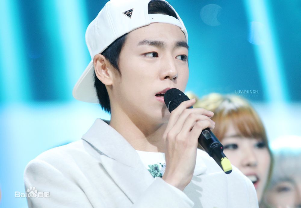 李玹雨((韩)Lee Hyun Woo(英)イヒョヌ(日))MC主持壁纸壁纸