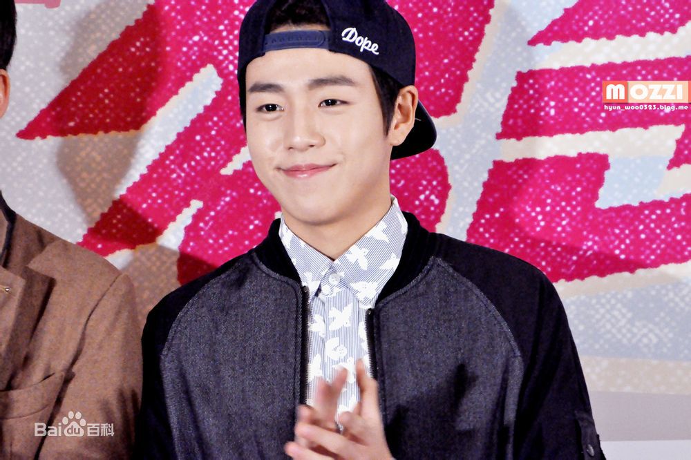 李玹雨((韩)Lee Hyun Woo(英)イヒョヌ(日))出席活动前后照片