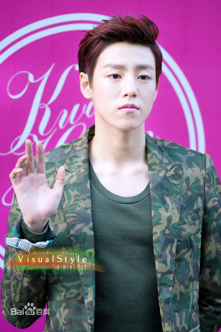 李玹雨((韩)Lee Hyun Woo(英)イヒョヌ(日))出席活动前后照片