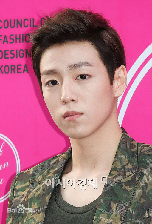 李玹雨((韩)Lee Hyun Woo(英)イヒョヌ(日))出席活动前后照片