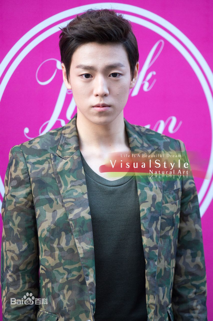 李玹雨((韩)Lee Hyun Woo(英)イヒョヌ(日))出席活动前后照片