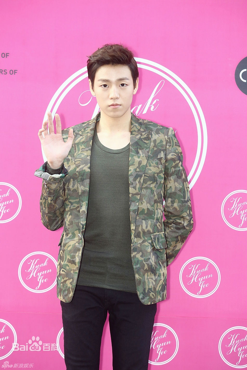 李玹雨((韩)Lee Hyun Woo(英)イヒョヌ(日))出席活动前后照片