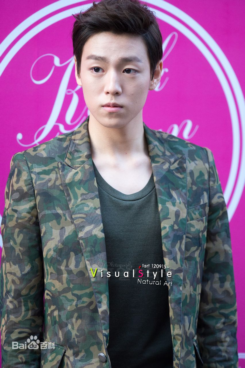 李玹雨((韩)Lee Hyun Woo(英)イヒョヌ(日))出席活动前后照片