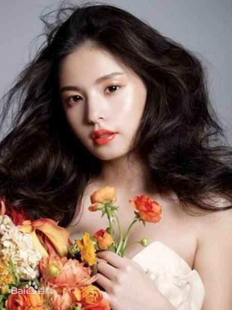 最新闵孝琳()性感图片