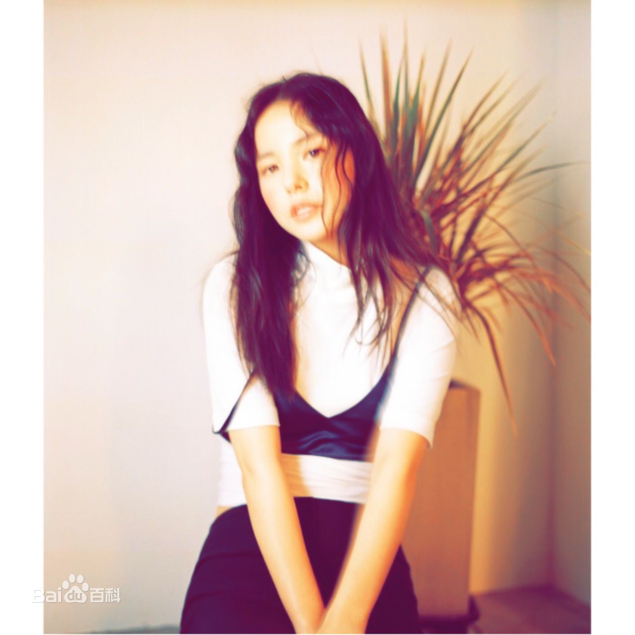 闵孝琳()最新杂志综合壁纸