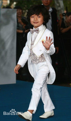 王锡玄(Seok-hyun Wang/)出席活动照素颜照相册