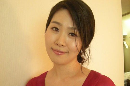 最新金智英()壁纸