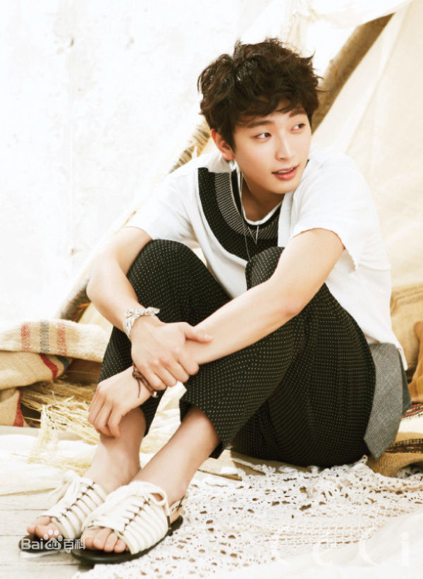 郑珍云(，Jeong Jin woon，ジヌンソロ)前后照片