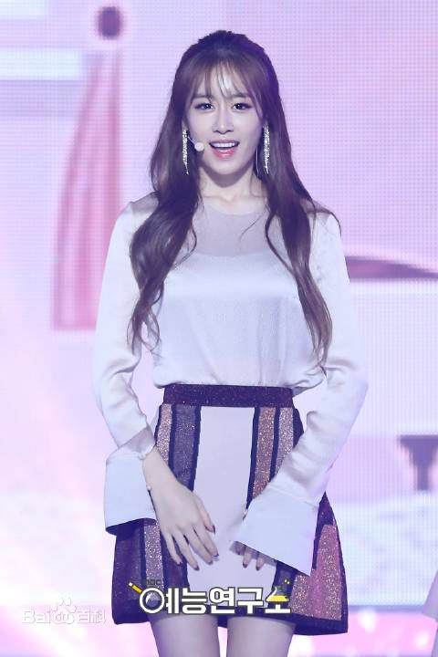 朴智妍(Park Ji Yeon)饭拍前后照片