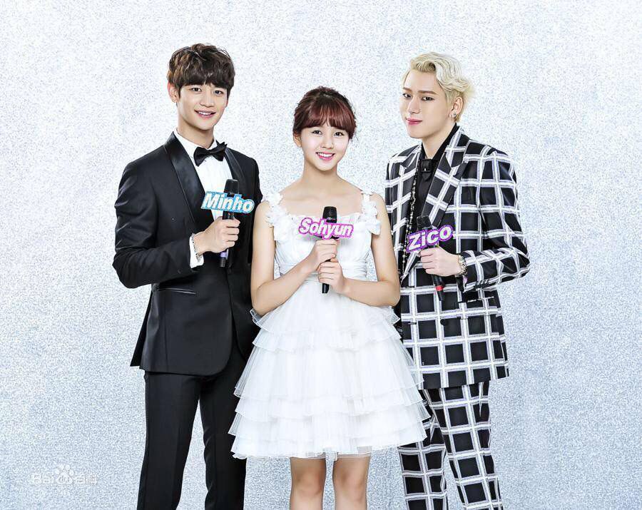 崔珉豪(Choi Minho、)音乐中心mc照前后照片