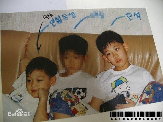 崔珉豪(Choi Minho、)珉豪童年照生活照相册