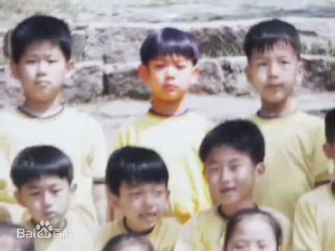 崔珉豪(Choi Minho、)珉豪童年照生活照相册