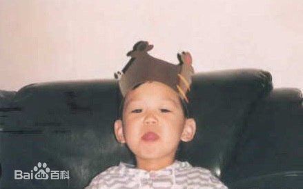 崔珉豪(Choi Minho、)珉豪童年照生活照相册